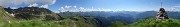 30 Sul sent. 101 il panorama si allarga verso le Alpi Orobie di Valle Brembana